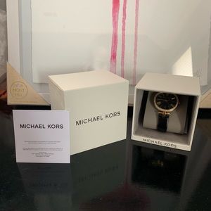 💛Brand new Michael Kors women’s watch💛